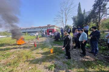 دوره آموزشی اصول پیشگیری از آتش‌سوزی و اطفای حریق در قالب مانور آتش‌نشانی